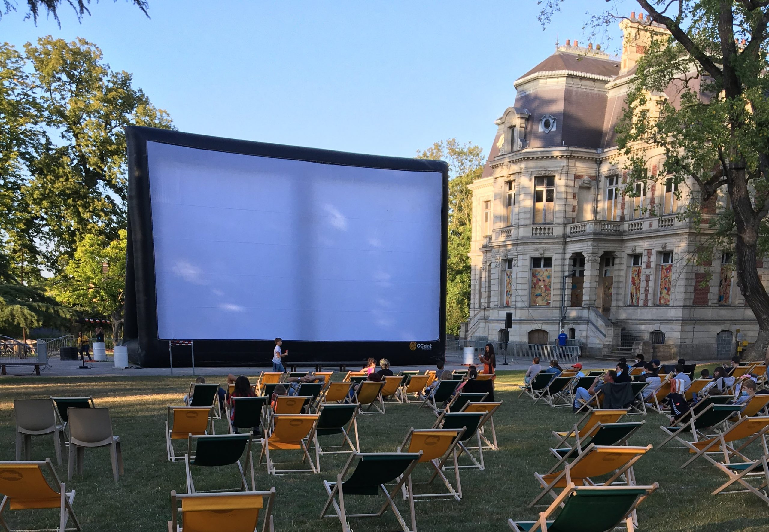 Top 5 des astuces pour réussir votre cinéma plein air