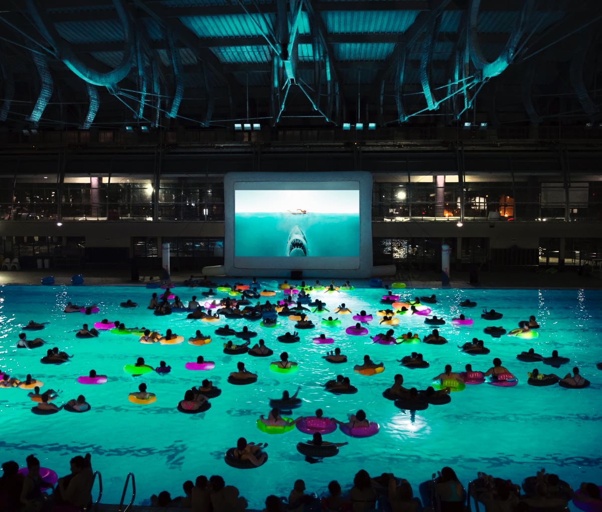 Une séance de ciné piscine ?